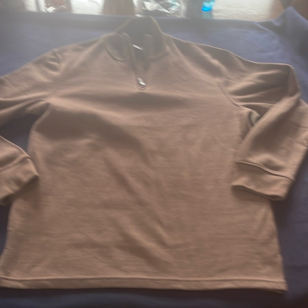 Men’s medium long sleeve quarter zip shirt